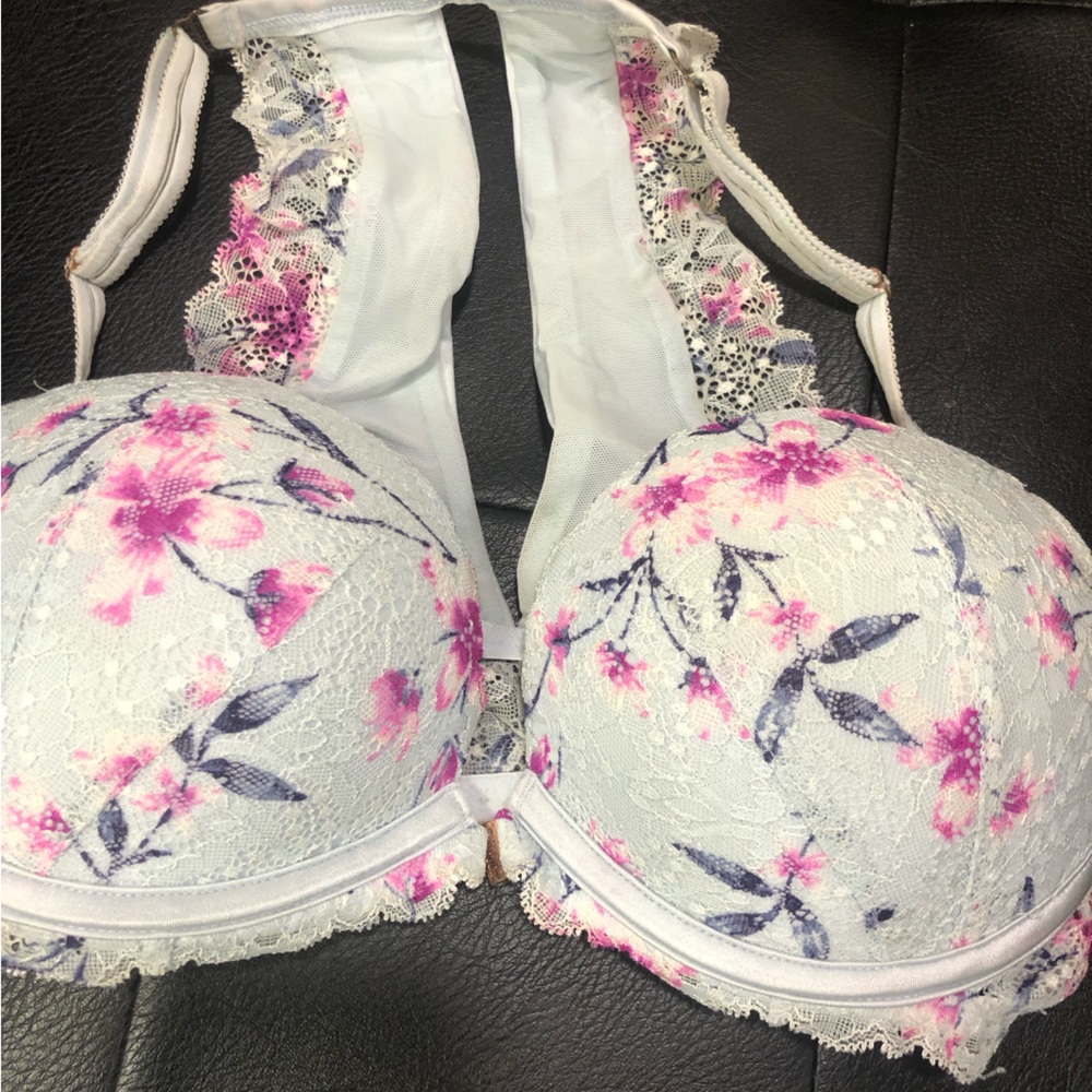 Victoria secret lace front close push up bra